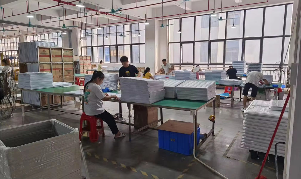 Zhongshan Moreneng Lighting & Electrical Co. , Ltd. 製造者の生産ライン